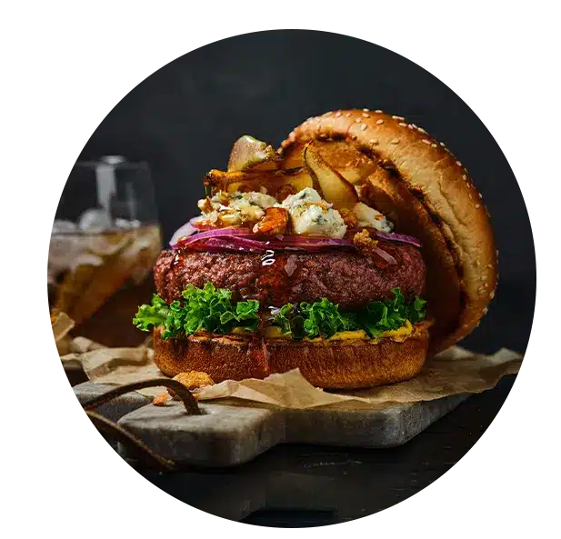 Burger mit Blauschimmelkäse und Birnen