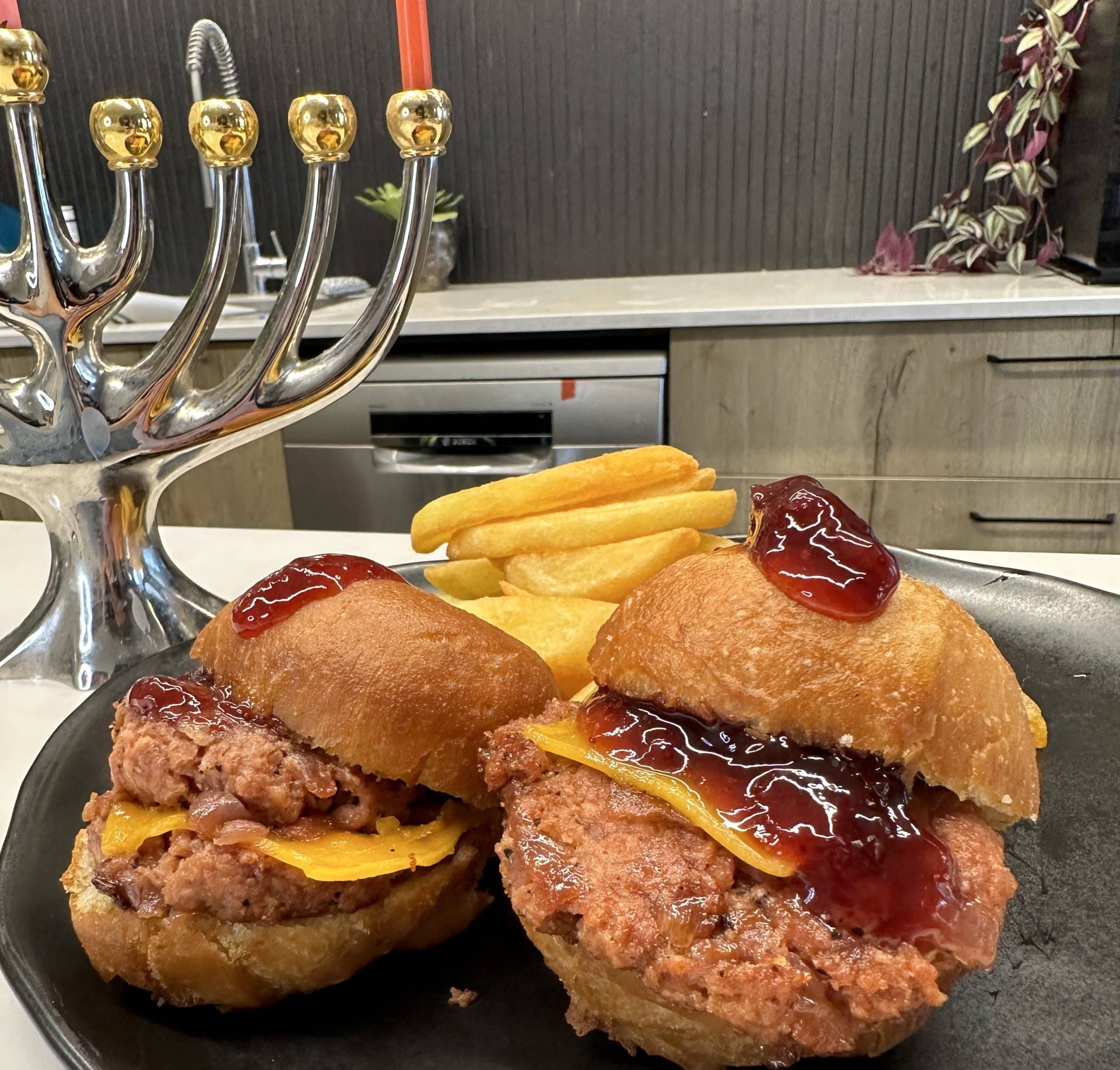 ​​סופגניות עם רידיפיין סמאש בורגר וריבה​