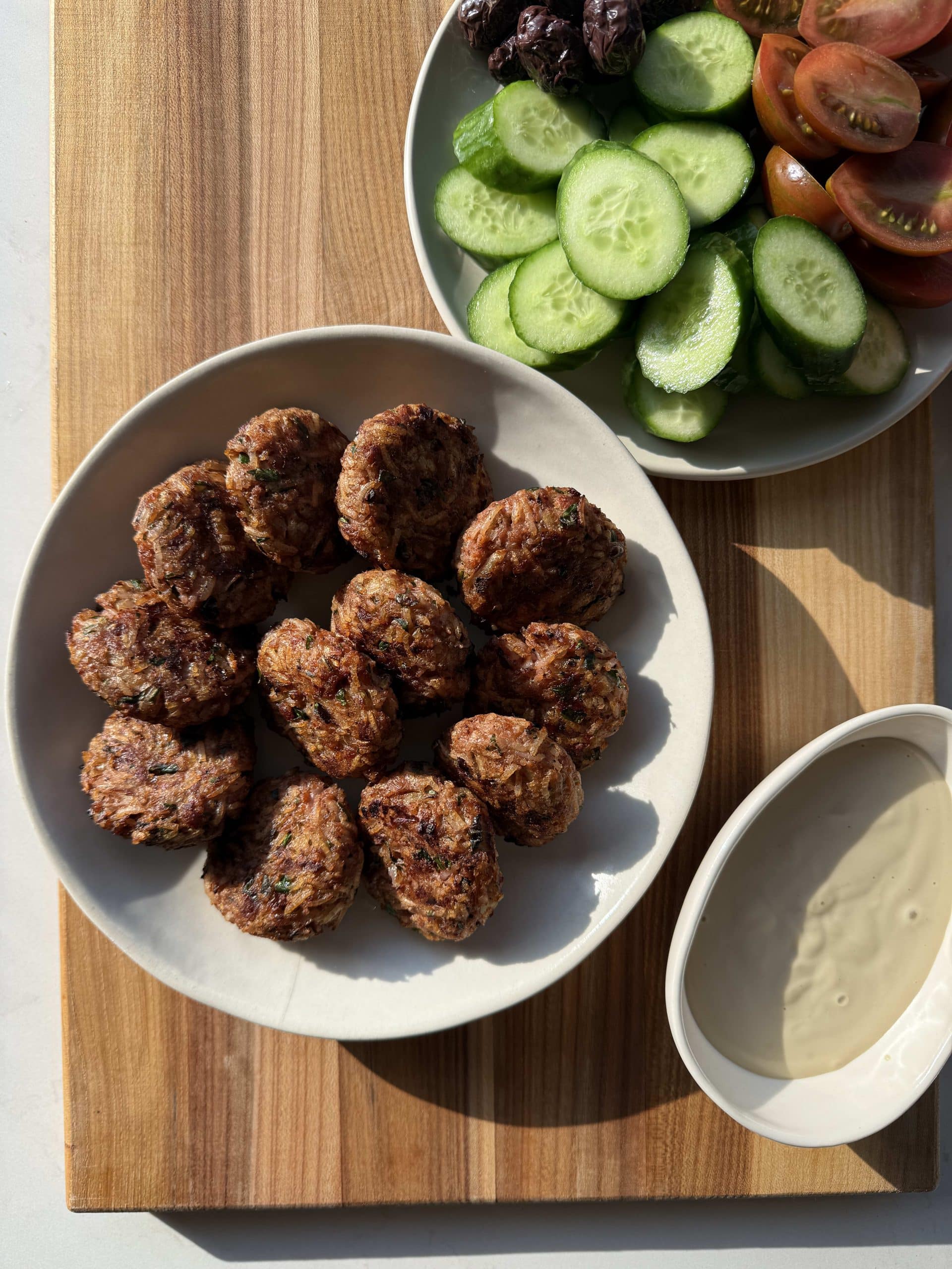 קציצות רידיפיין טחון ואורז ירקות וטחינה