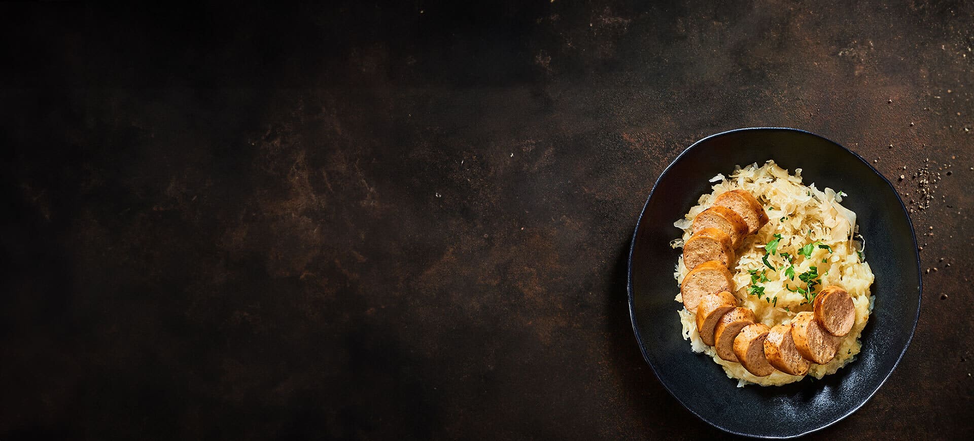bratwurst Snij in een bord