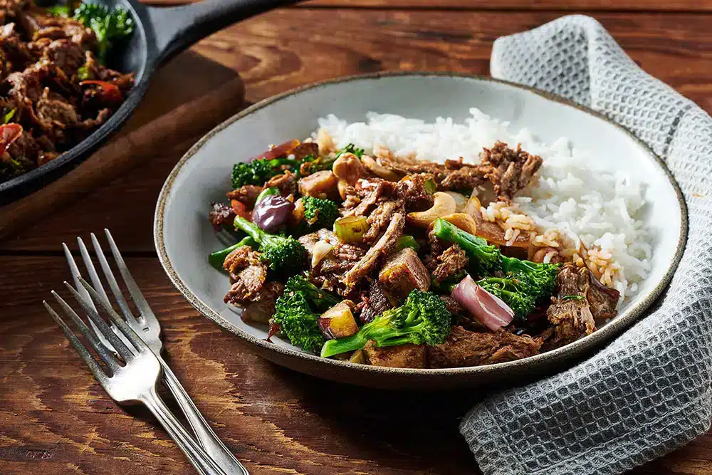 Vegetarische Thaise roerbakgroenten met nieuw-vlees 