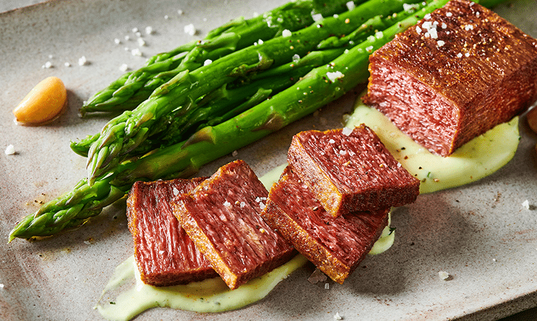Flank with asparagus'